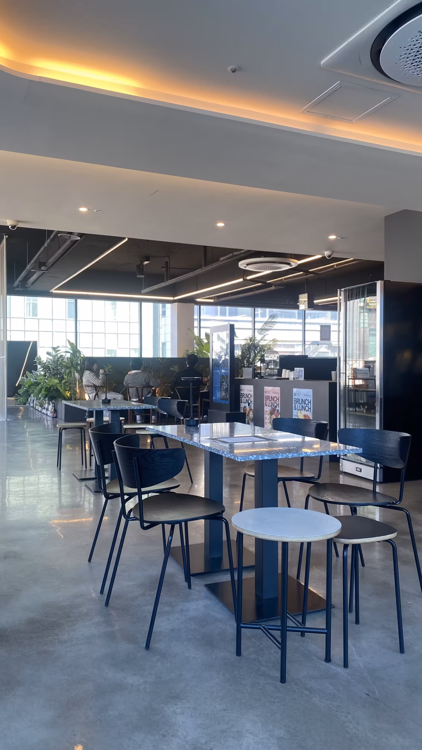 오픈커피 11 내부7 scaled