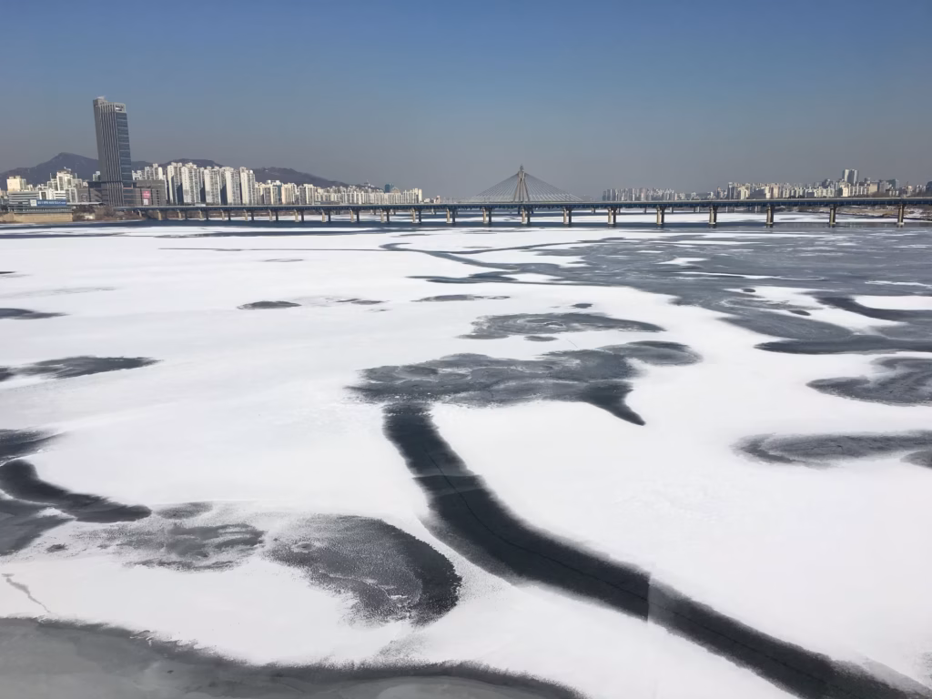 강 얼음